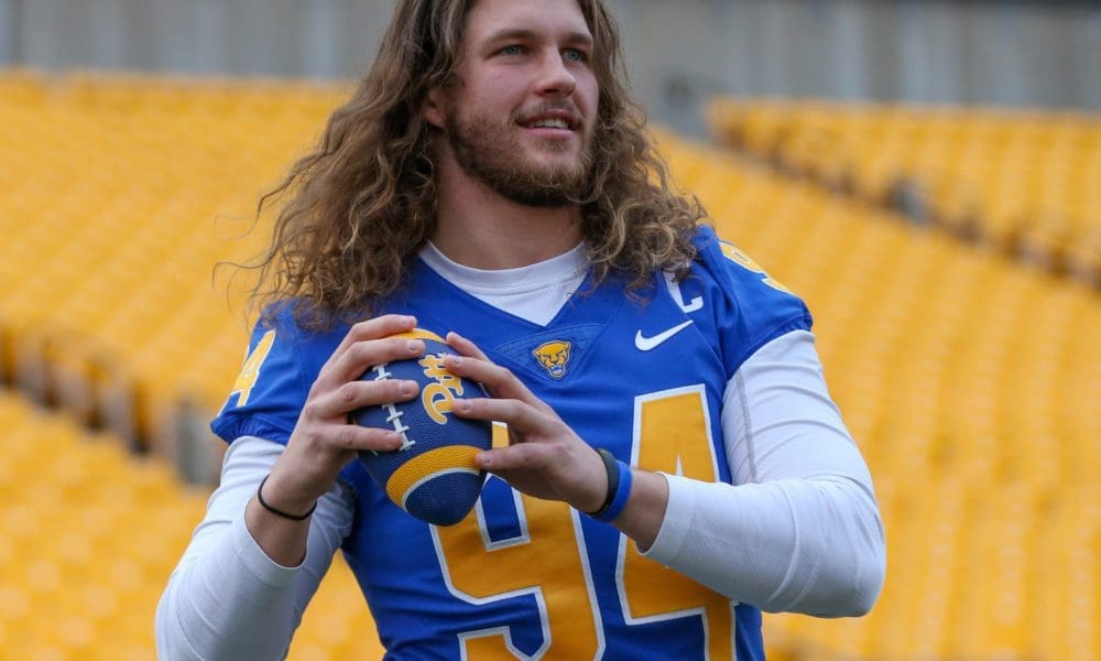 Former Pitt long-snapper Cal Adomitis