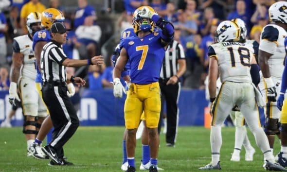 Pitt Panthers linebacker SirVocea Dennis (7) in the Backyard Brawl. September 1, 2022 David Hague PSN
