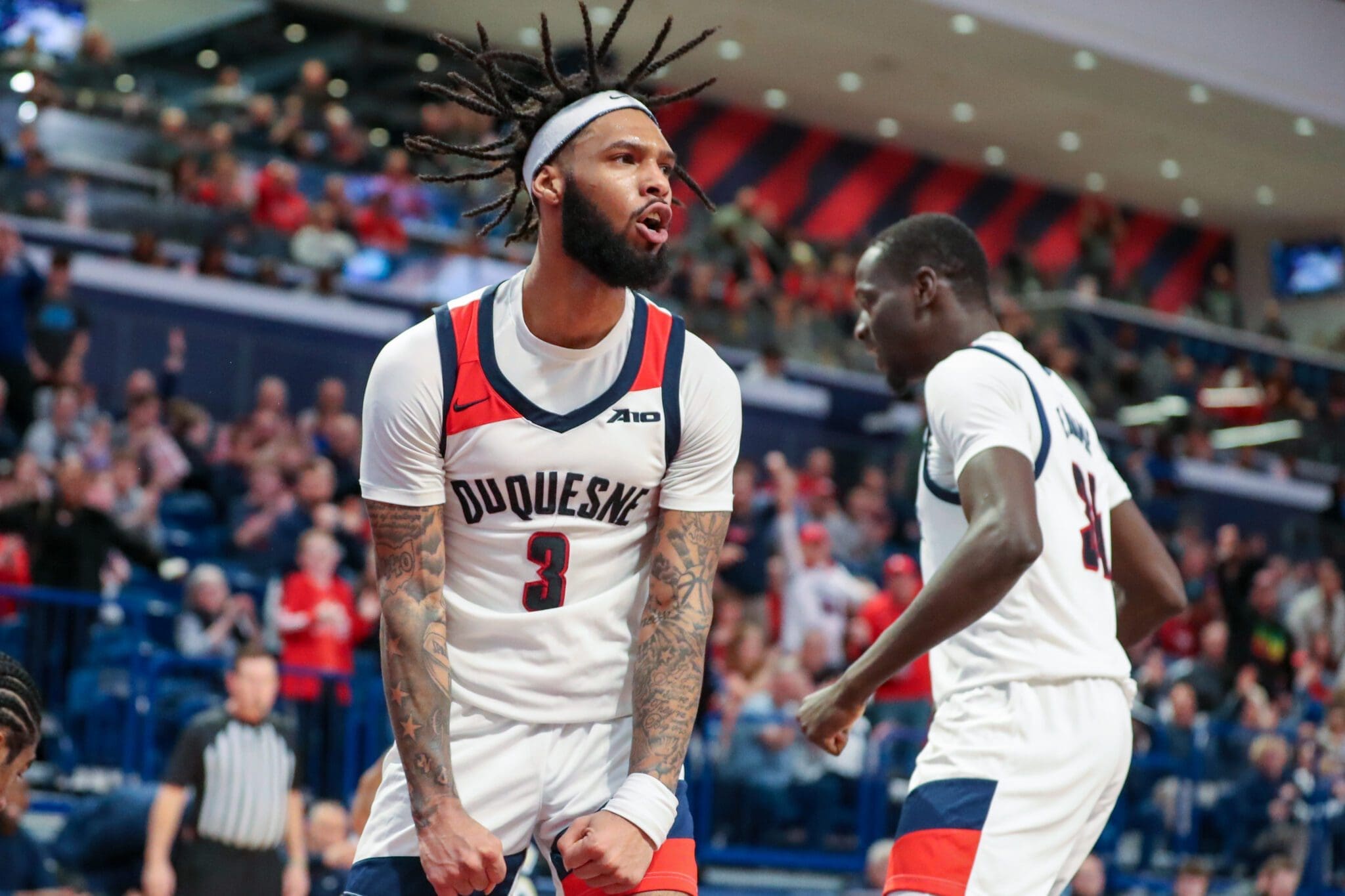 Former Duquesne basketball superstar Dae Dae Grant has signed his first professional basketball contract with KK Feniks 2010 Skopje.