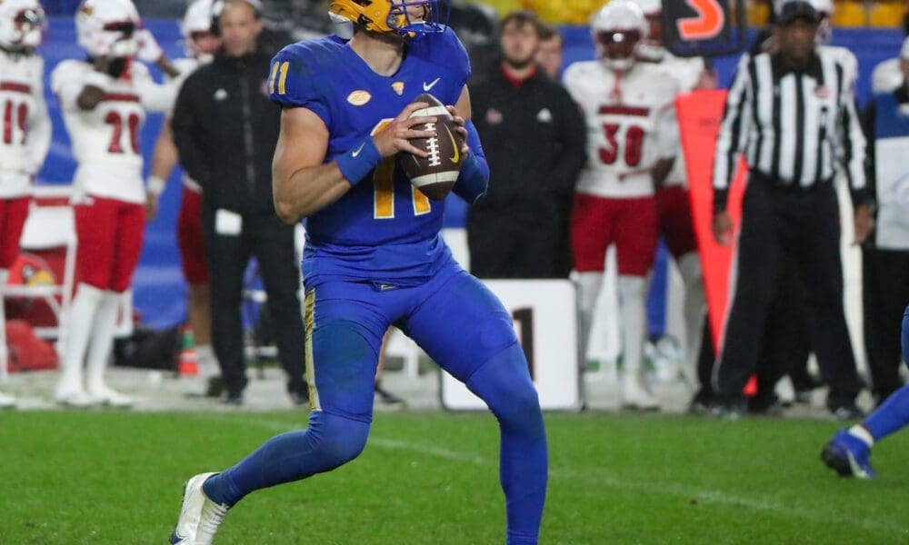 Pitt quarterback Christian Veilleux. Narduzzi.