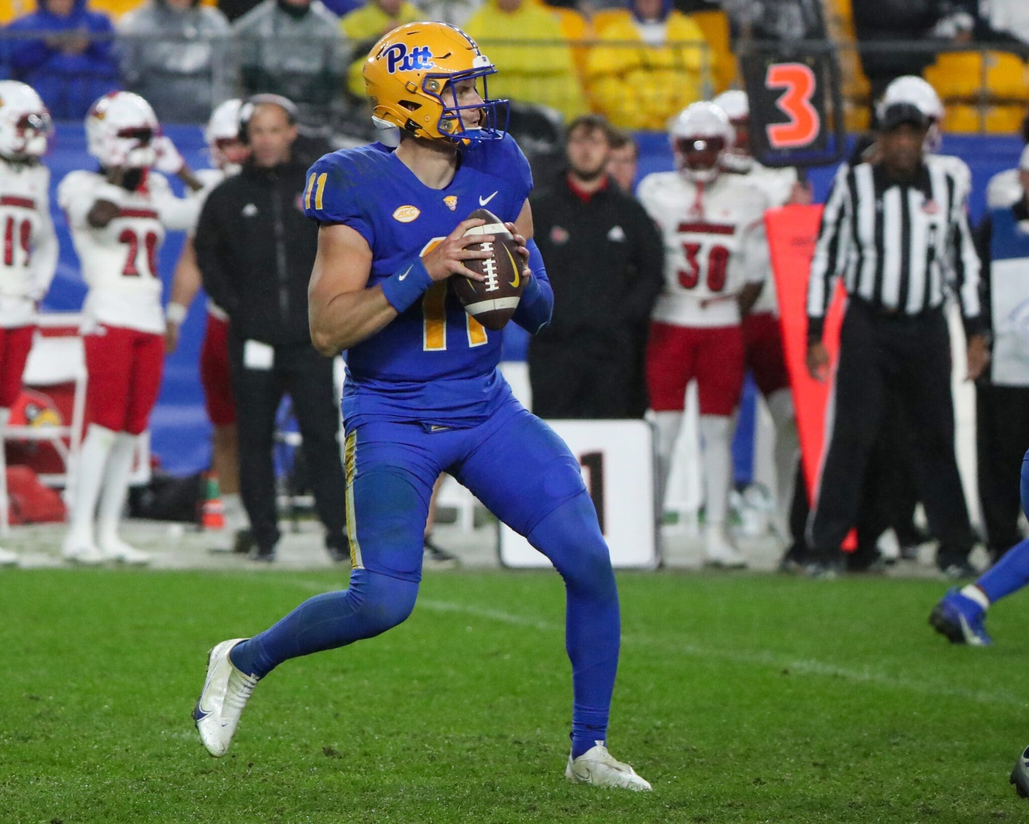 Pitt quarterback Christian Veilleux. Narduzzi.