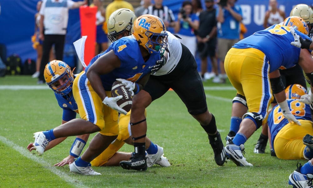 Pitt football running back Daniel Carter