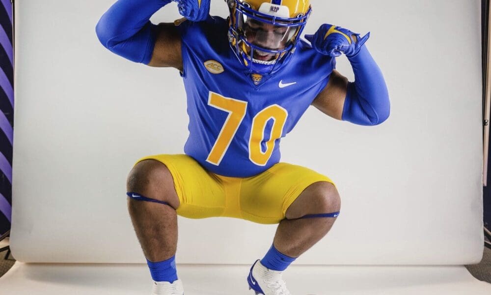 Pitt offensive lineman Mason Lindsay