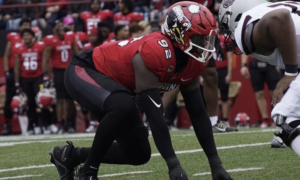 Pitt target Deamontae Diggs.