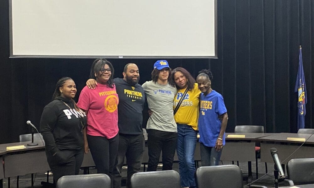 Aliquippa LB Cam Lindsey signs NLI to Join Pitt